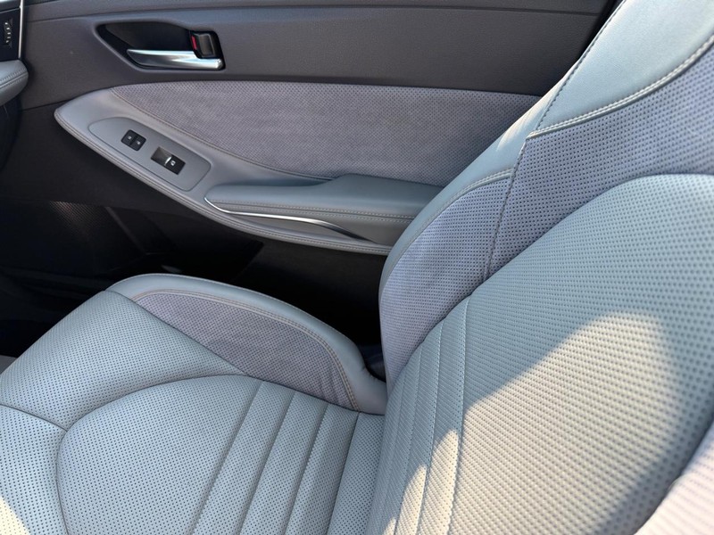 Toyota Avalon Vehicle Image 21