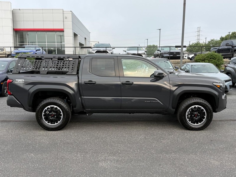 Toyota Tacoma 4WD Vehicle Image 02