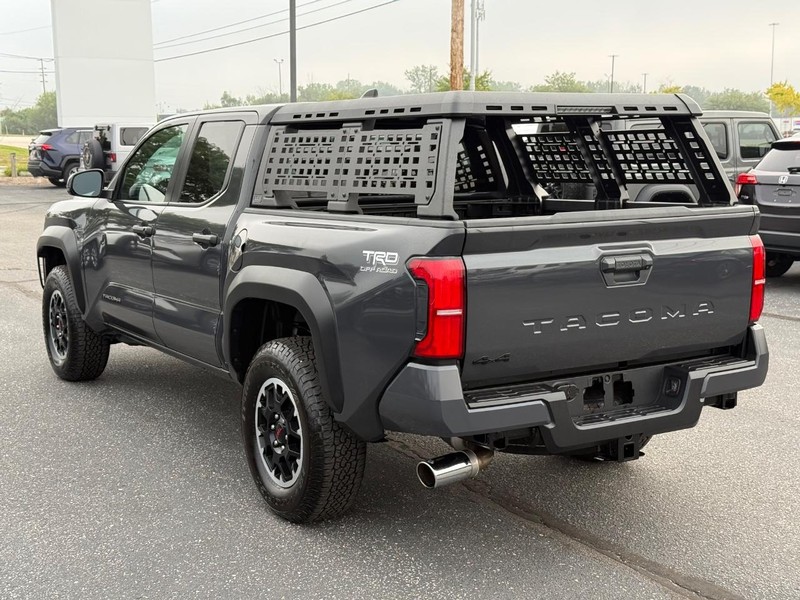 Toyota Tacoma 4WD Vehicle Image 05