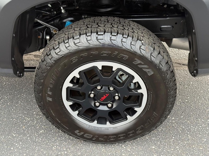 Toyota Tacoma 4WD Vehicle Image 06
