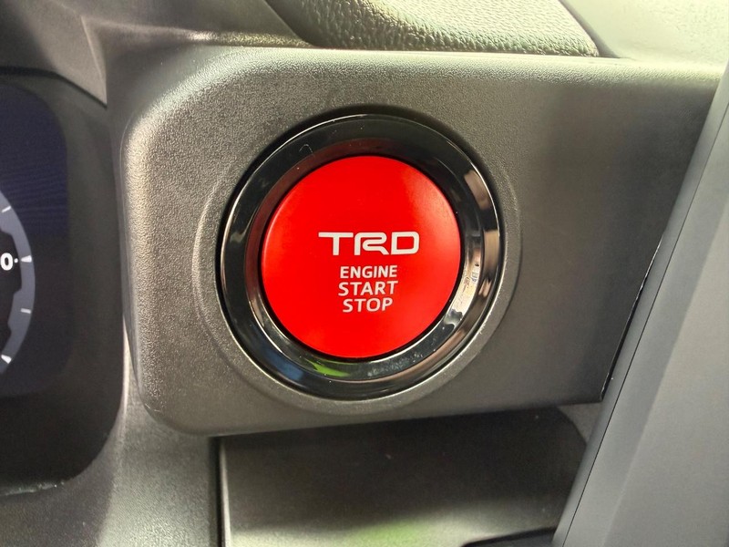 Toyota Tacoma 4WD Vehicle Image 15