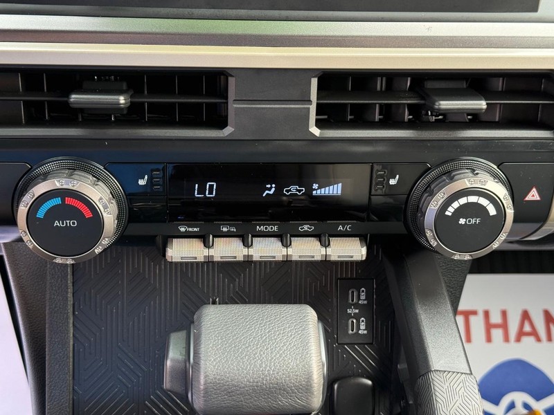Toyota Tacoma 4WD Vehicle Image 19