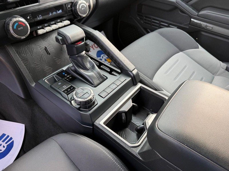 Toyota Tacoma 4WD Vehicle Image 20