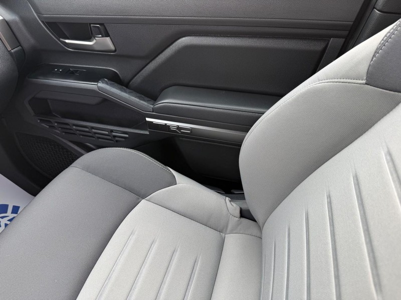 Toyota Tacoma 4WD Vehicle Image 21