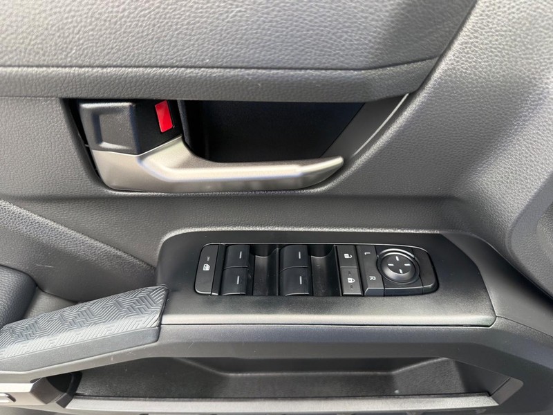 Toyota Tacoma 4WD Vehicle Image 24