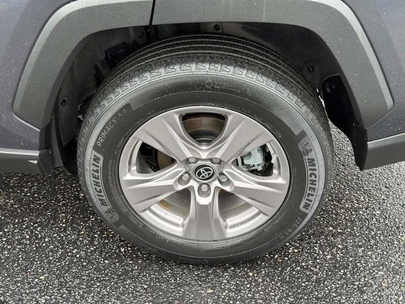 Toyota RAV4 Vehicle Image 06