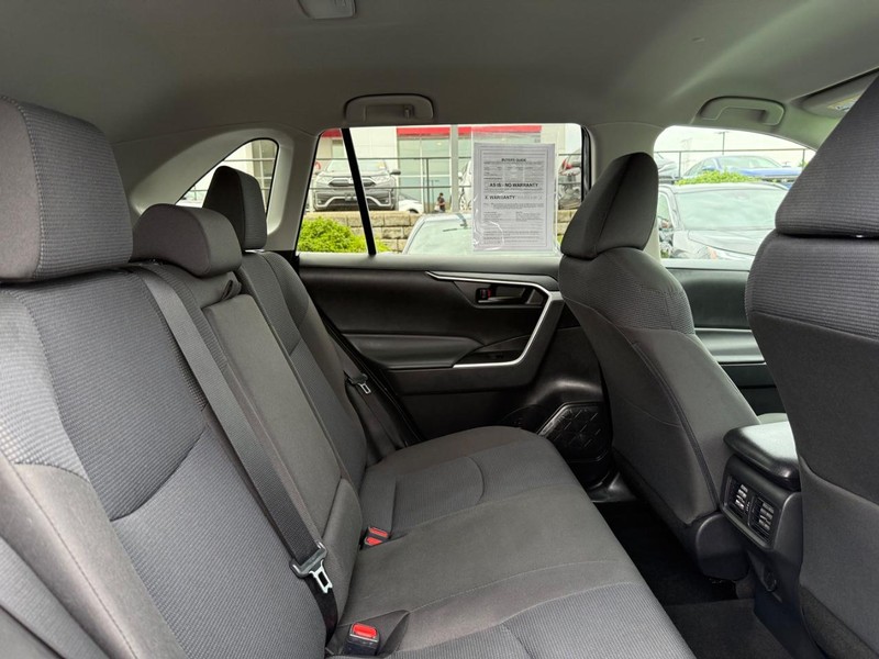 Toyota RAV4 Vehicle Image 10