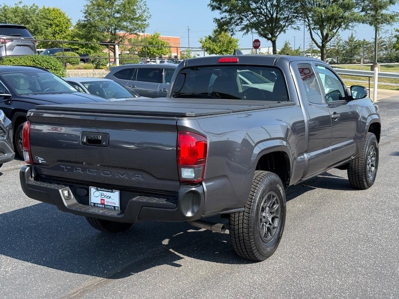 Toyota Tacoma 2WD Vehicle Image 03
