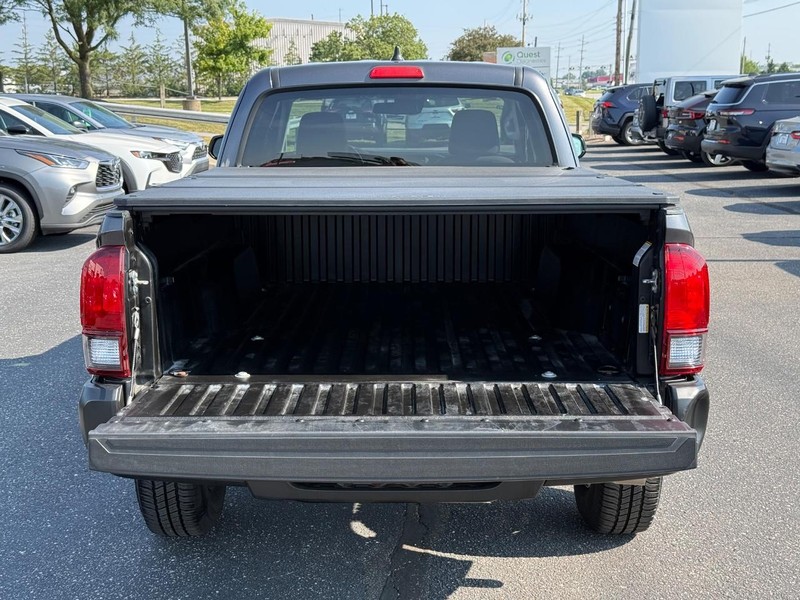 Toyota Tacoma 2WD Vehicle Image 07
