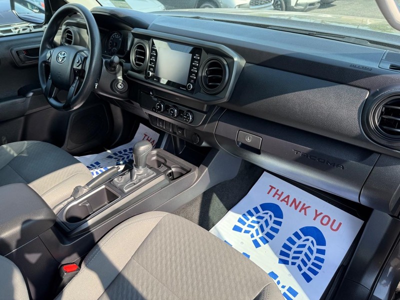 Toyota Tacoma 2WD Vehicle Image 11
