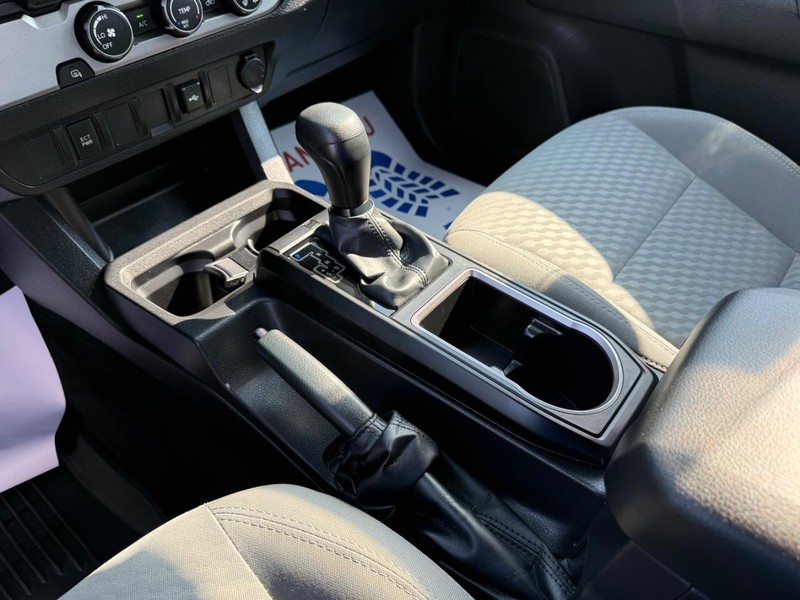Toyota Tacoma 2WD Vehicle Image 18