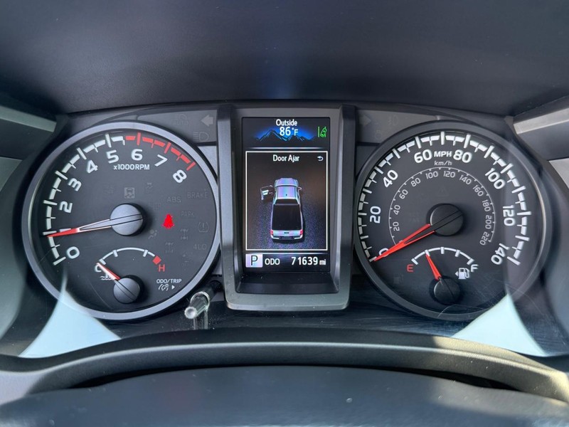 Toyota Tacoma 2WD Vehicle Image 20