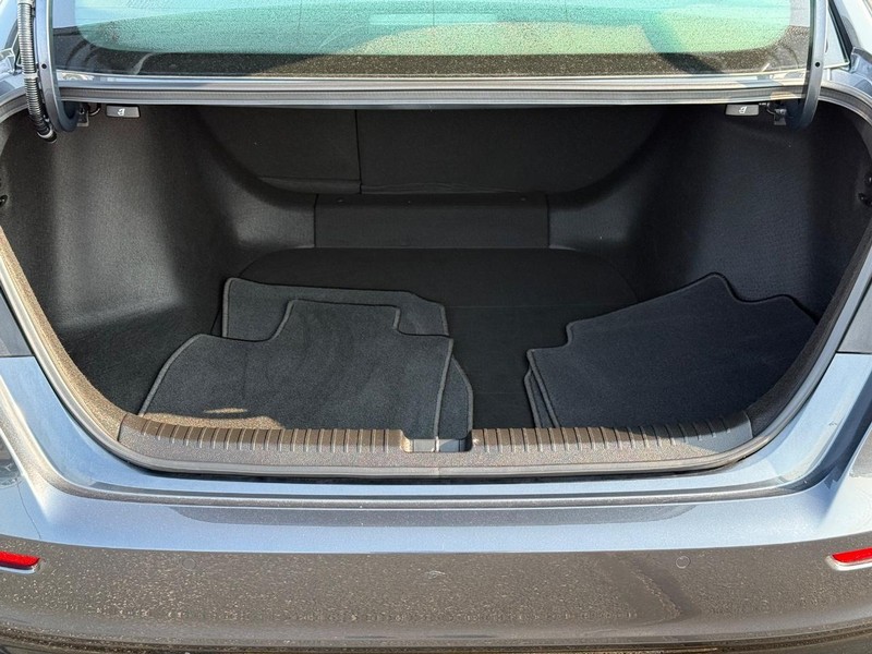 Honda Accord Hybrid Vehicle Image 07
