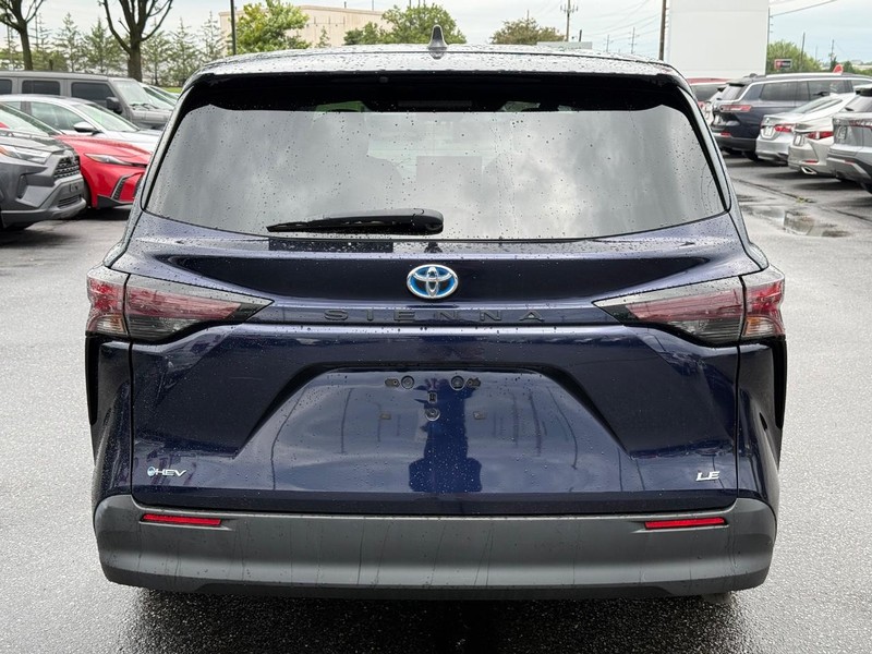 Toyota Sienna Vehicle Image 04