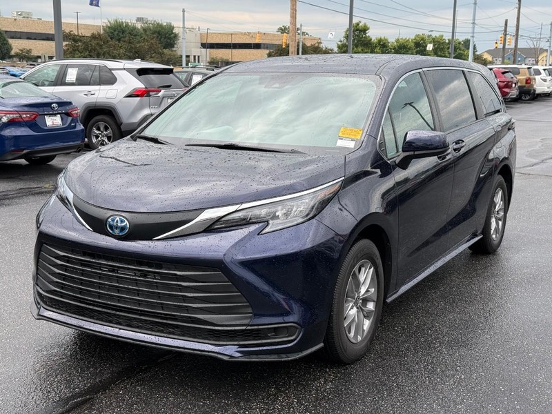 Toyota Sienna Vehicle Image 08
