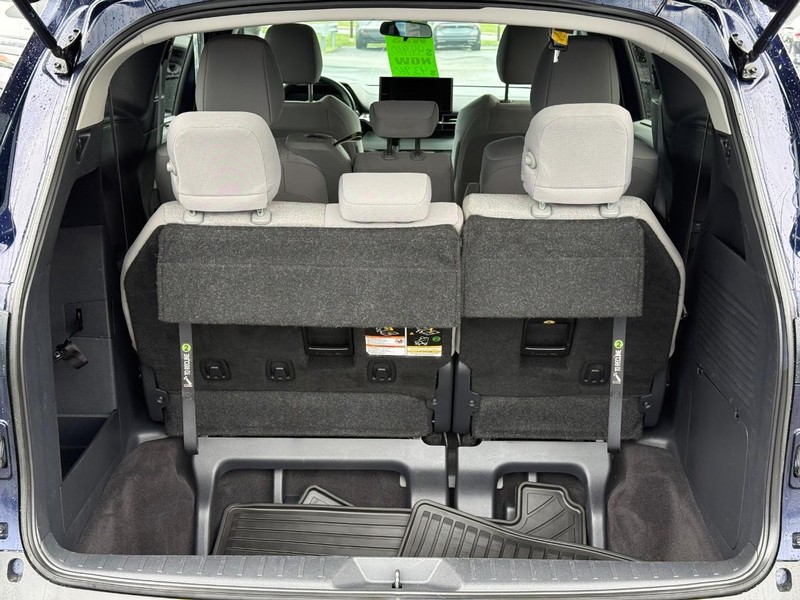 Toyota Sienna Vehicle Image 07