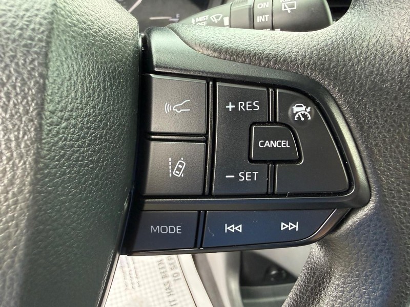 Toyota Sienna Vehicle Image 15
