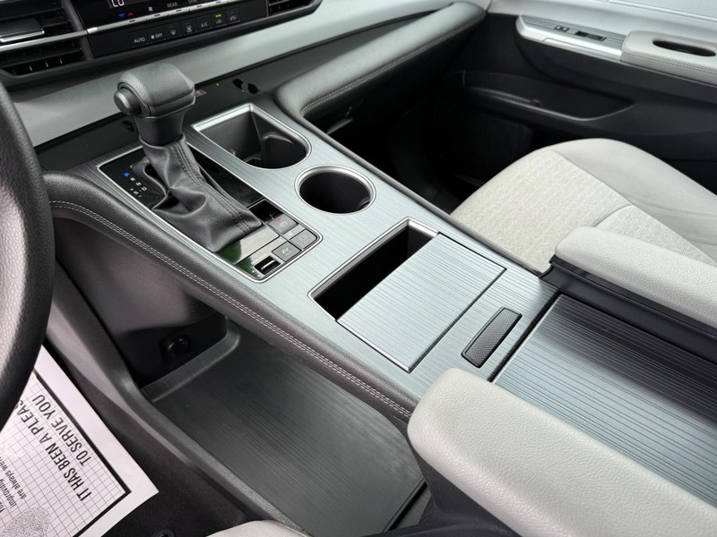 Toyota Sienna Vehicle Image 19