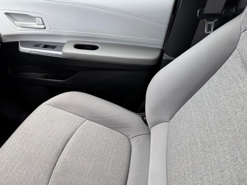 Toyota Sienna Vehicle Image 20
