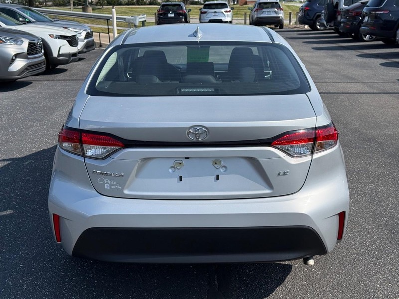 Toyota Corolla Vehicle Full-screen Gallery Image 04