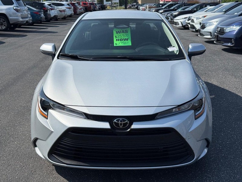 Toyota Corolla Vehicle Full-screen Gallery Image 09