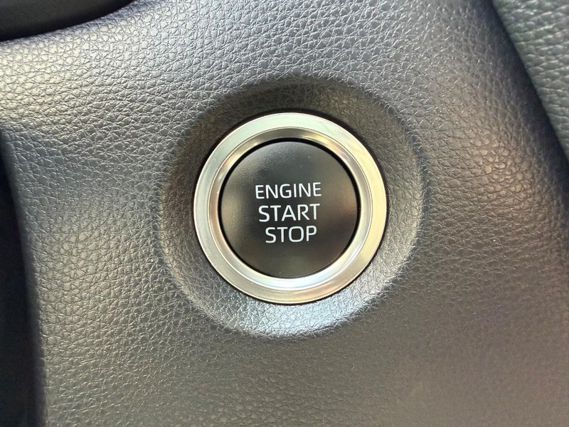 Toyota Corolla Vehicle Full-screen Gallery Image 15