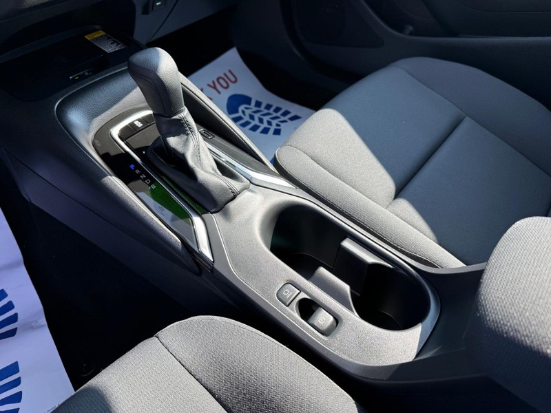 Toyota Corolla Vehicle Full-screen Gallery Image 18