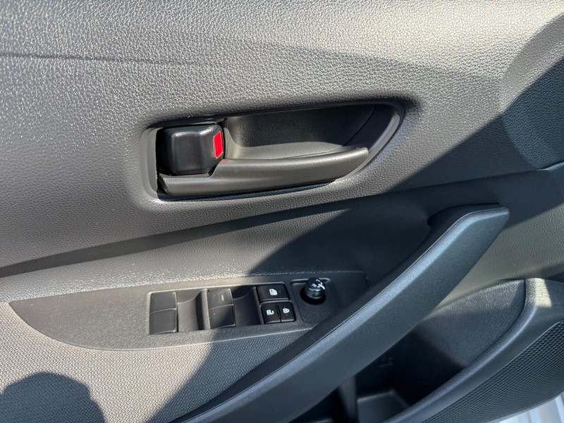 Toyota Corolla Vehicle Full-screen Gallery Image 22