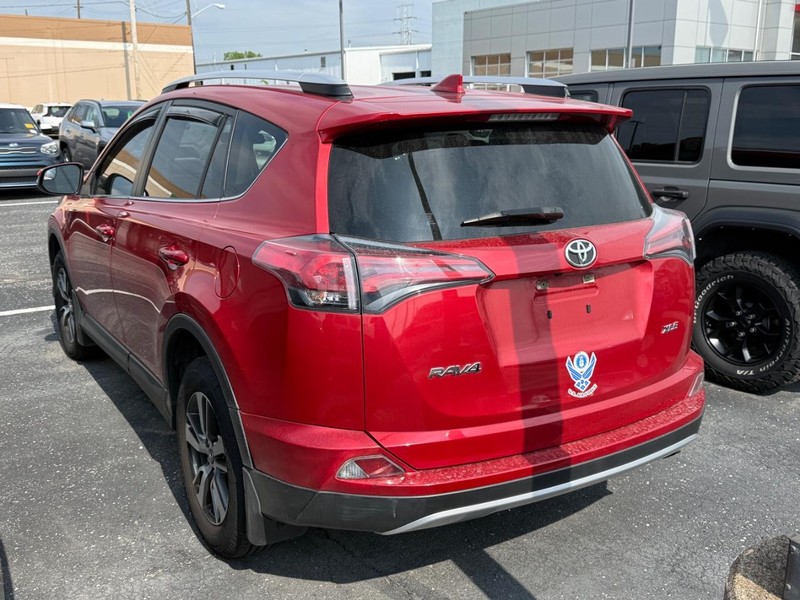 Toyota RAV4 Vehicle Image 03