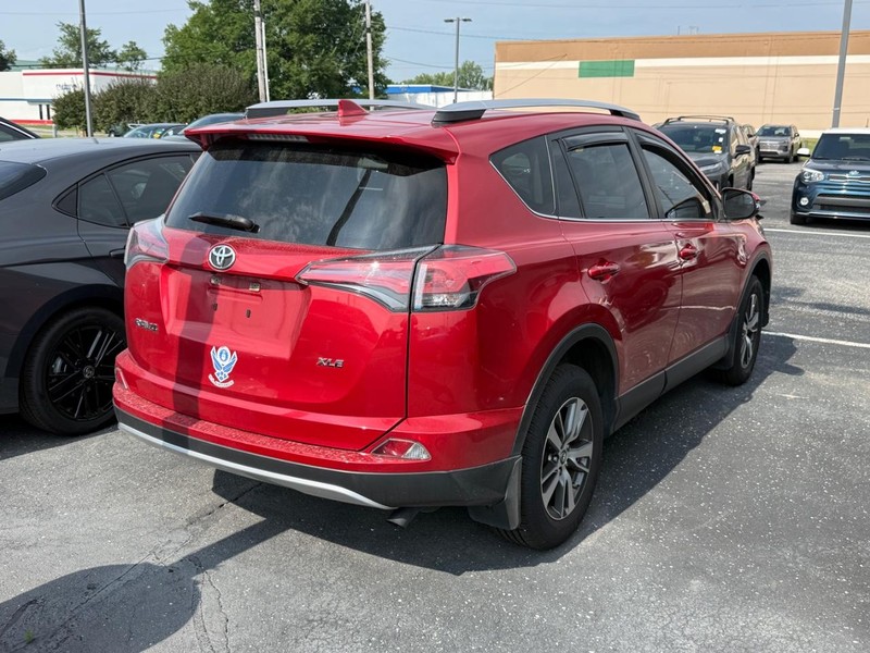 Toyota RAV4 Vehicle Image 04