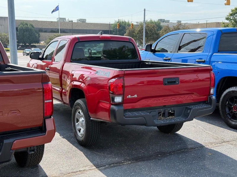 Toyota Tacoma Vehicle Image 03