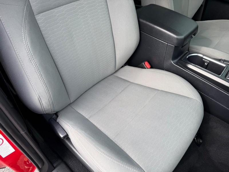 Toyota Tacoma Vehicle Image 12