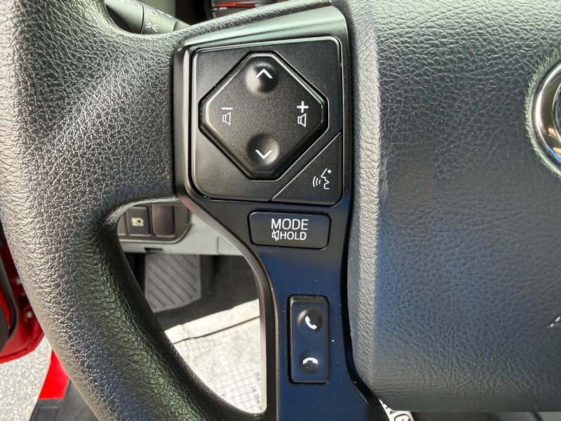 Toyota Tacoma Vehicle Image 13
