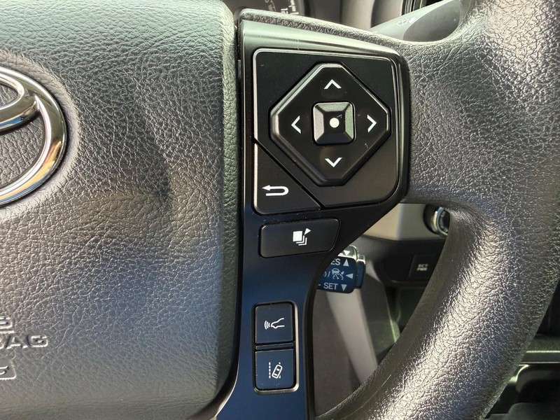 Toyota Tacoma Vehicle Image 14