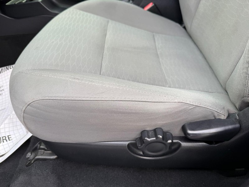 Toyota Tacoma Vehicle Image 23
