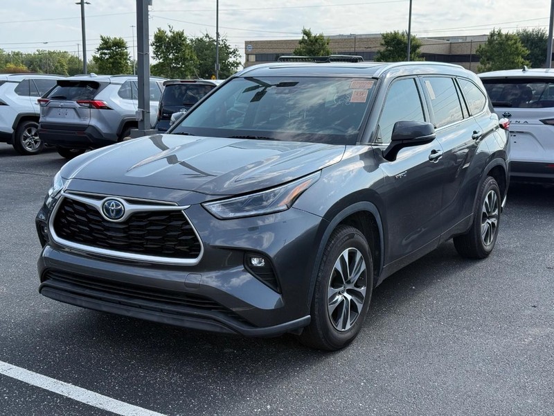 Toyota Highlander Vehicle Image 02