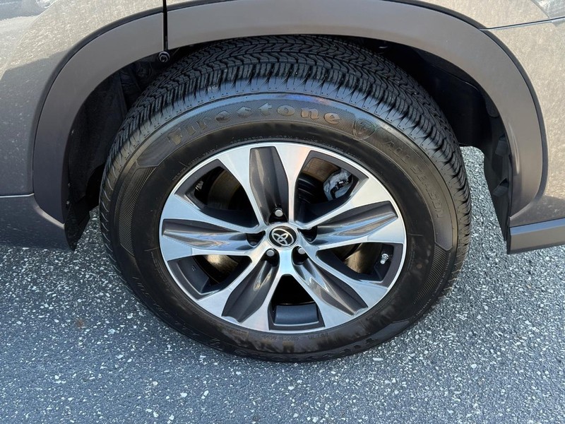 Toyota Highlander Vehicle Image 06
