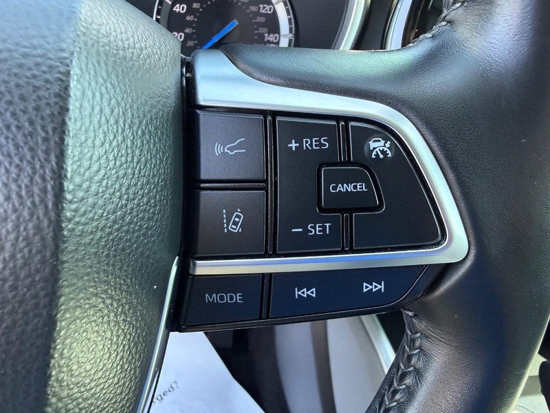 Toyota Highlander Vehicle Image 17