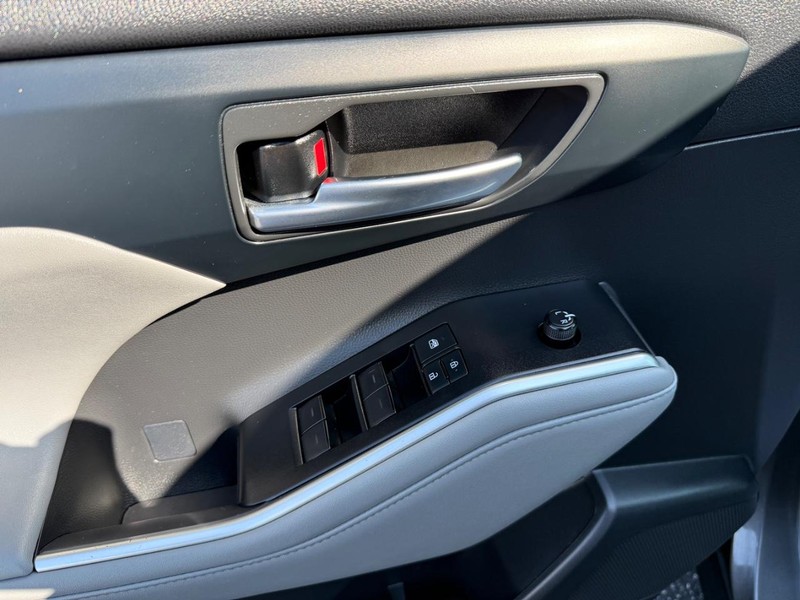 Toyota Highlander Vehicle Image 27