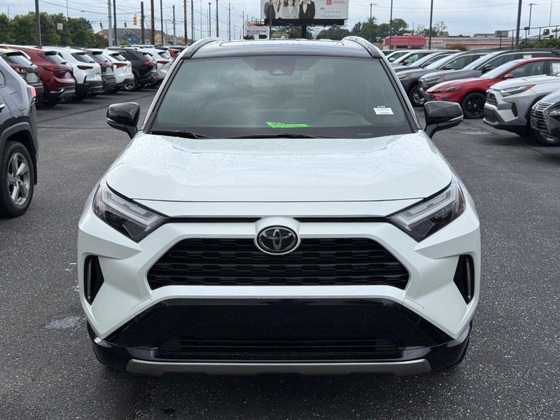 Toyota RAV4 Vehicle Image 10