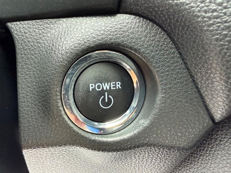 Toyota RAV4 Vehicle Image 17