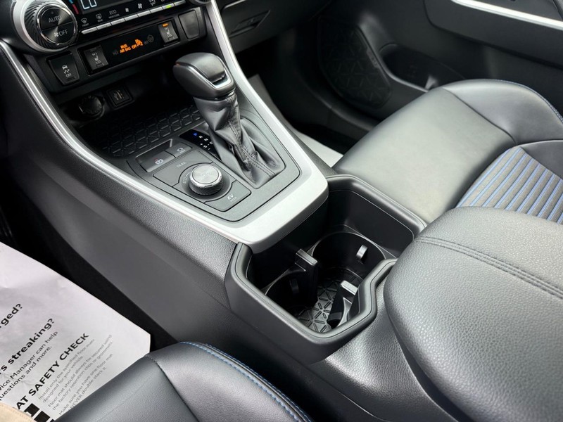 Toyota RAV4 Vehicle Image 22