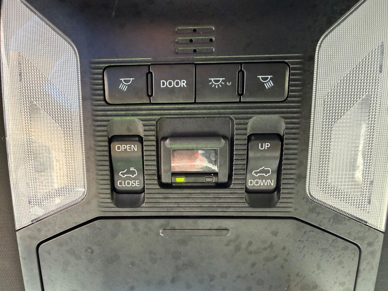 Toyota RAV4 Vehicle Image 24