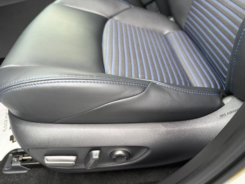 Toyota RAV4 Vehicle Image 28