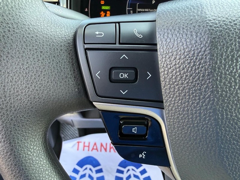 Toyota Camry Vehicle Image 13