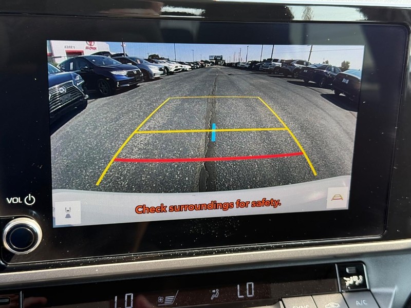 Toyota Camry Vehicle Image 17