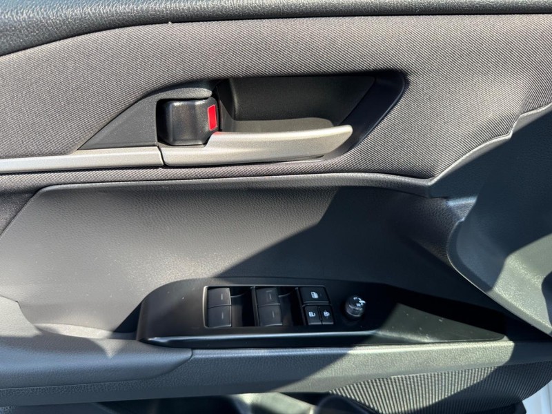 Toyota Camry Vehicle Image 22