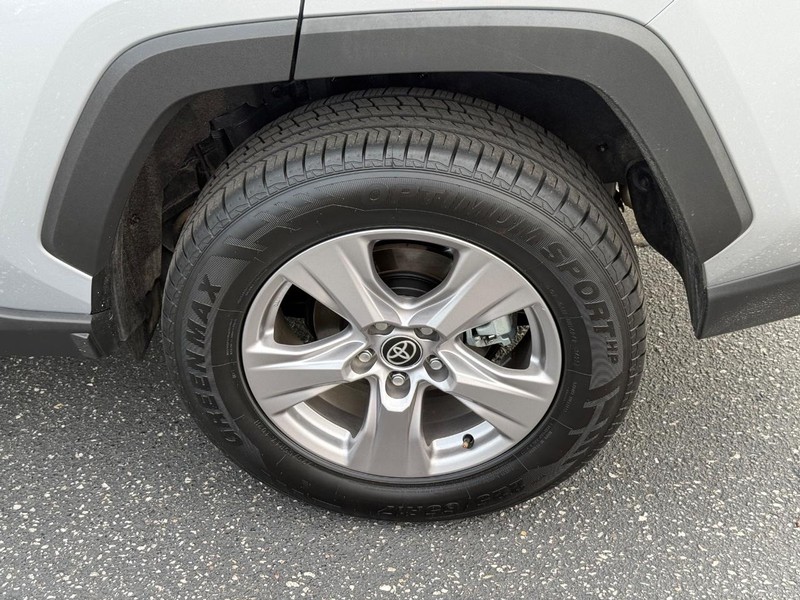 Toyota RAV4 Vehicle Image 06