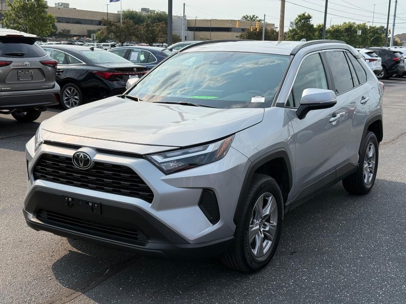 Toyota RAV4 Vehicle Image 08