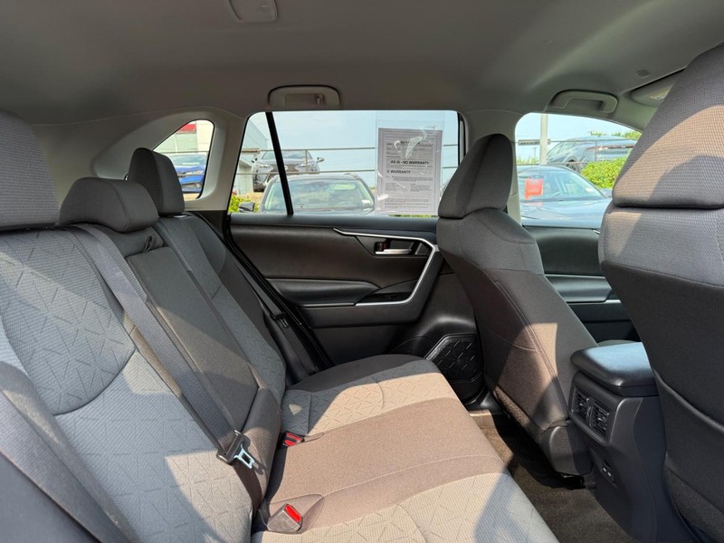 Toyota RAV4 Vehicle Image 10